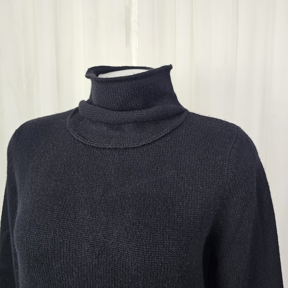 Neiman Marcus Black Cashmere Mockneck Sweater Unique Cuffs Size Large - Picture 2 of 12